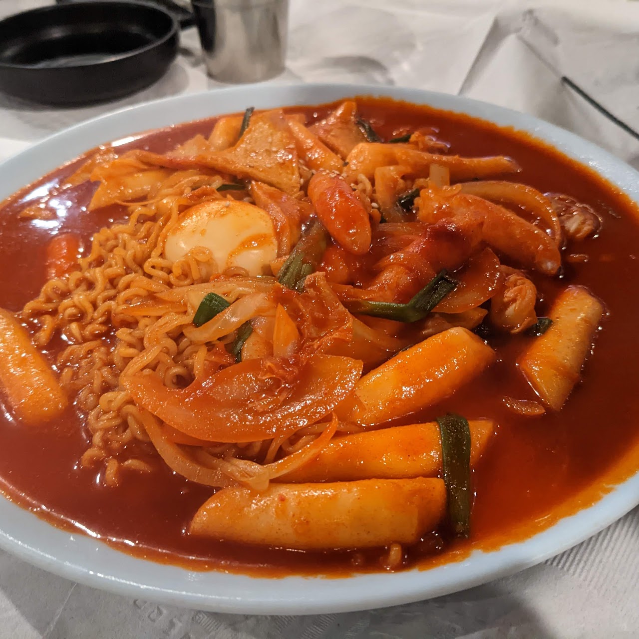 Rabokki in spicy red sauce